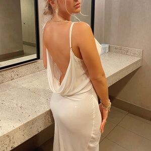 Maxi Rat and Boa satin white backless dress with three gold chains